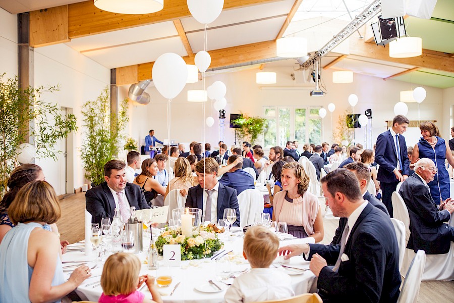 Katja Velmans Hochzeitsfotograf Düsseldorf – Rennbahn Grafenberg Teehaus