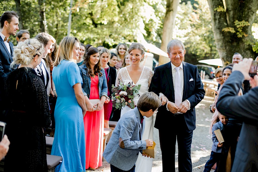 Katja Velmans Hochzeitsfotograf Düsseldorf – Auermühle in Ratingen_first