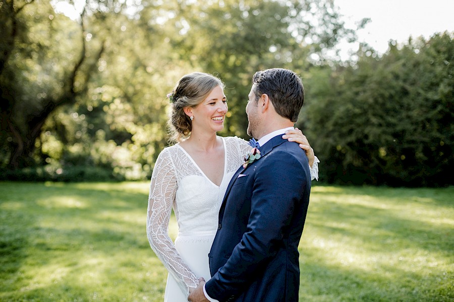 Katja Velmans Hochzeitsfotograf Düsseldorf – Auermühle in Ratingen_first