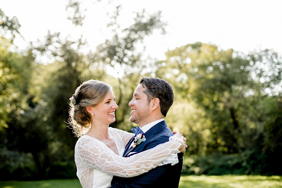 Katja Velmans Hochzeitsfotograf Düsseldorf – Auermühle in Ratingen_first