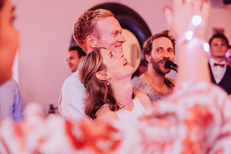 Katja Velmans Hochzeitsfotograf Düsseldorf – Standesamt und freie Trauung in der Auermühle