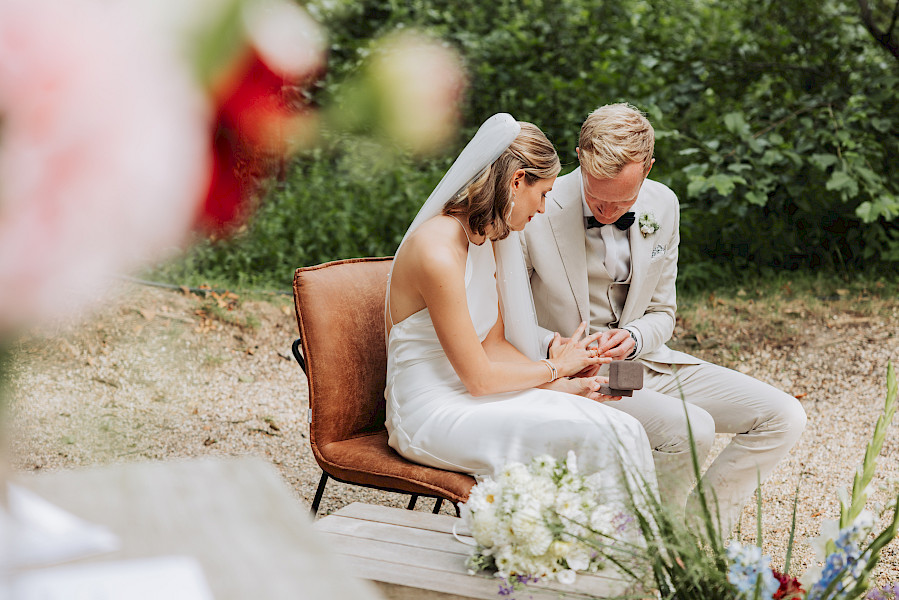 Katja Velmans Hochzeitsfotograf Düsseldorf – Standesamt und freie Trauung in der Auermühle
