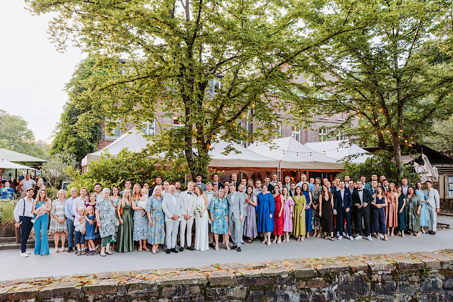 Katja Velmans Hochzeitsfotograf Düsseldorf – Standesamt und freie Trauung in der Auermühle