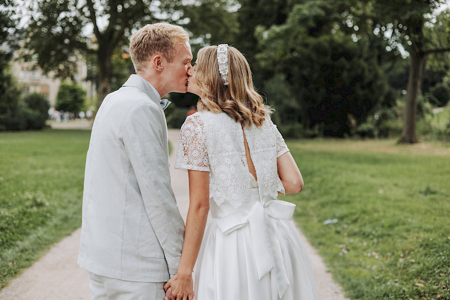 Katja Velmans Hochzeitsfotograf Düsseldorf – Standesamt und freie Trauung in der Auermühle