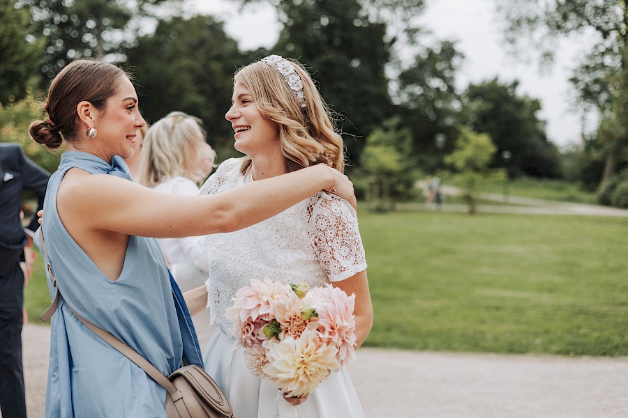 Katja Velmans Hochzeitsfotograf Düsseldorf – Standesamt und freie Trauung in der Auermühle
