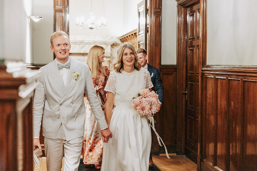 Katja Velmans Hochzeitsfotograf Düsseldorf – Standesamt und freie Trauung in der Auermühle