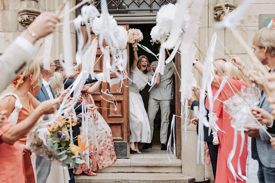 Katja Velmans Hochzeitsfotograf Düsseldorf – Standesamt und freie Trauung in der Auermühle