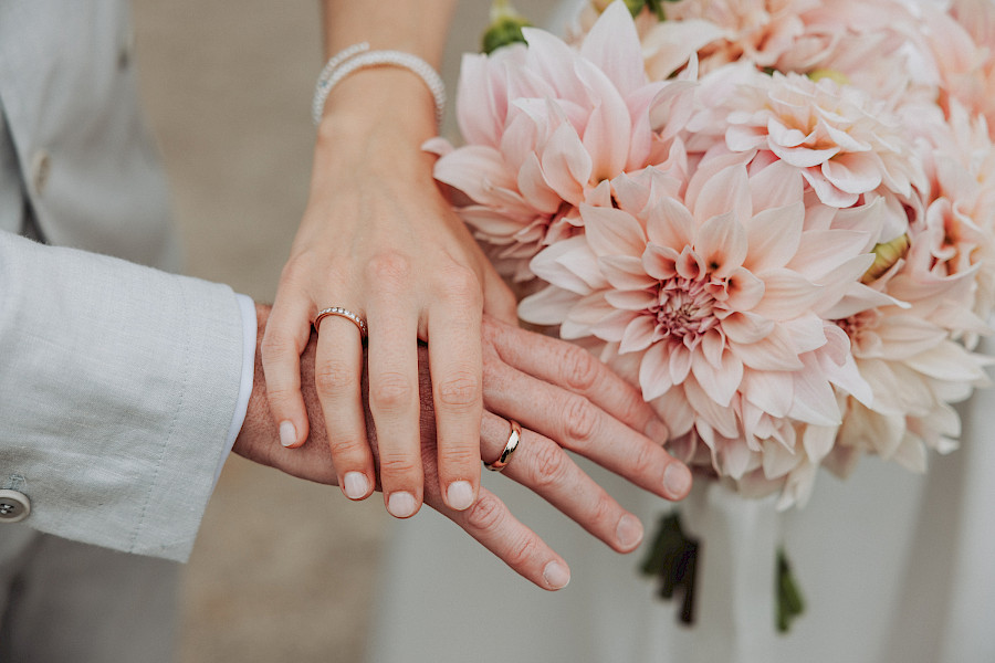 Katja Velmans Hochzeitsfotograf Düsseldorf – Standesamt und freie Trauung in der Auermühle