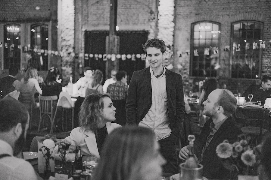 Katja Velmans Hochzeitsfotograf Düsseldorf – Freie Trauung im Gare du Neuss