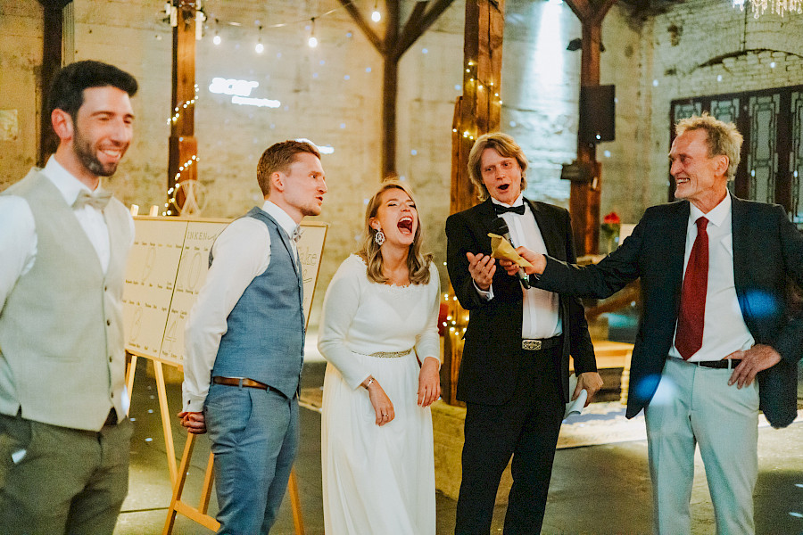 Katja Velmans Hochzeitsfotograf Düsseldorf – Freie Trauung im Gare du Neuss