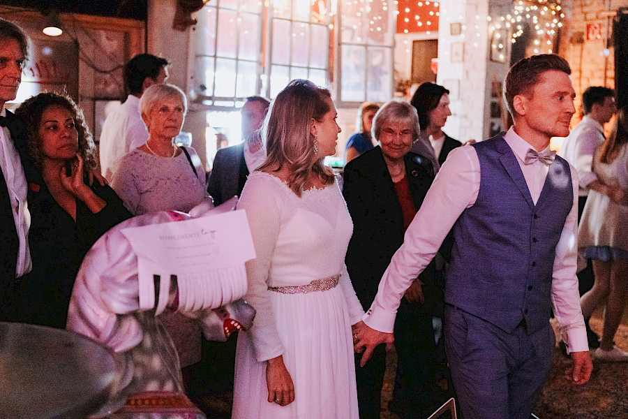 Katja Velmans Hochzeitsfotograf Düsseldorf – Freie Trauung im Gare du Neuss