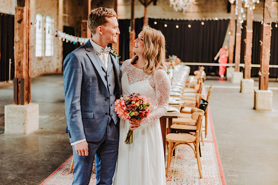 Katja Velmans Hochzeitsfotograf Düsseldorf – Freie Trauung im Gare du Neuss