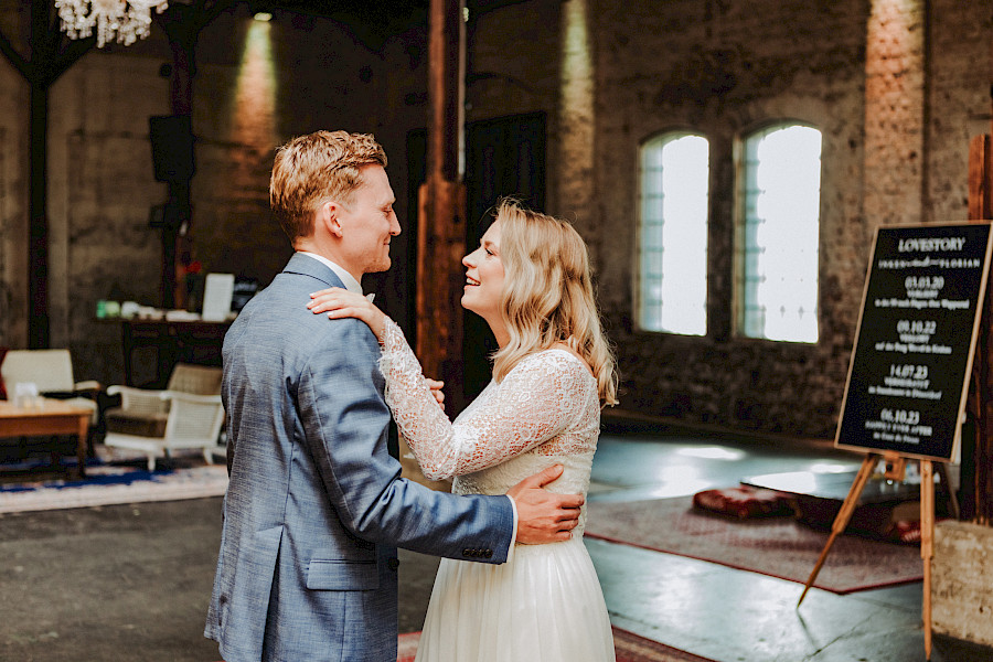 Katja Velmans Hochzeitsfotograf Düsseldorf – Freie Trauung im Gare du Neuss