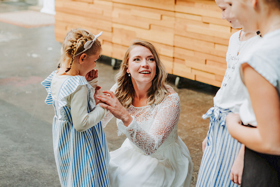 Katja Velmans Hochzeitsfotograf Düsseldorf – Freie Trauung im Gare du Neuss