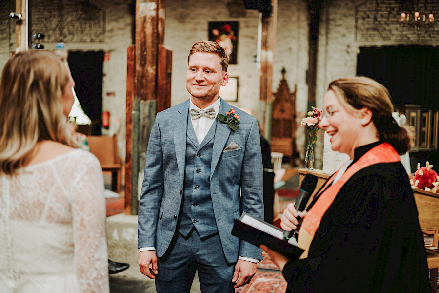 Katja Velmans Hochzeitsfotograf Düsseldorf – Freie Trauung im Gare du Neuss