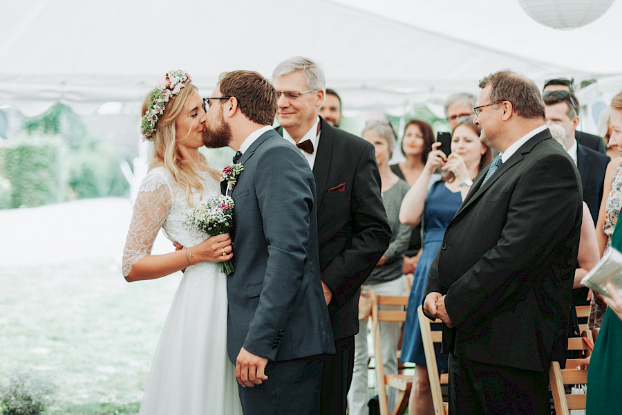 Katja Velmans Hochzeitsfotograf Düsseldorf – Freie Trauung auf dem Neimeshof in Kempen
