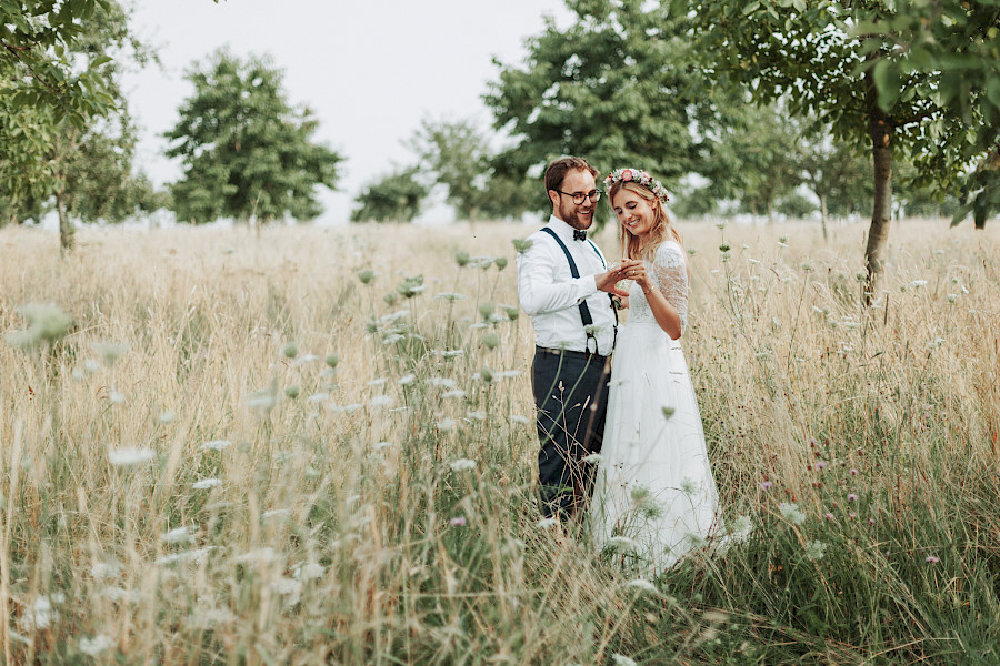 Katja Velmans Hochzeitsfotograf Düsseldorf – Freie Trauung auf dem Neimeshof in Kempen