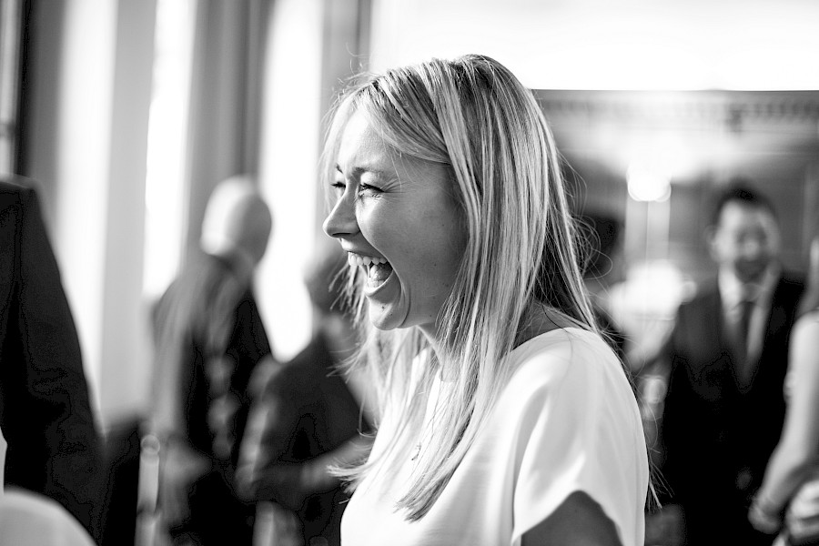 Katja Velmans Hochzeitsfotograf Düsseldorf – Franzi und Ben - Standesamtliche Trauung Düsseldorf Inselstraße