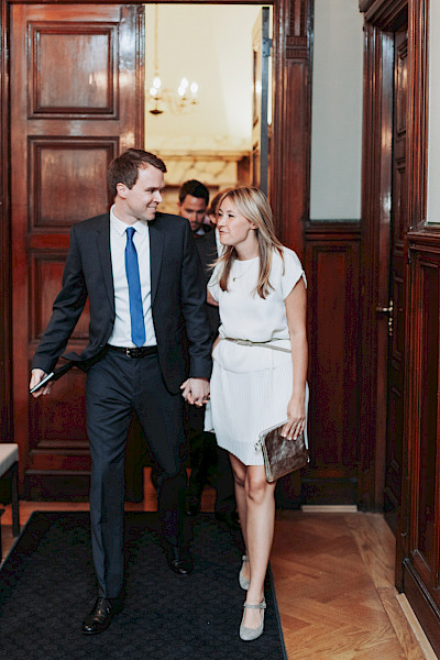 Katja Velmans Hochzeitsfotograf Düsseldorf – Franzi und Ben - Standesamtliche Trauung Düsseldorf Inselstraße