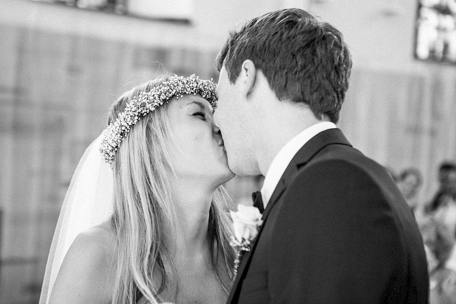 Katja Velmans Hochzeitsfotograf Düsseldorf – Kirchliche Trauung in der Altstadt und Hochzeitsfeier auf dem Nothenhof