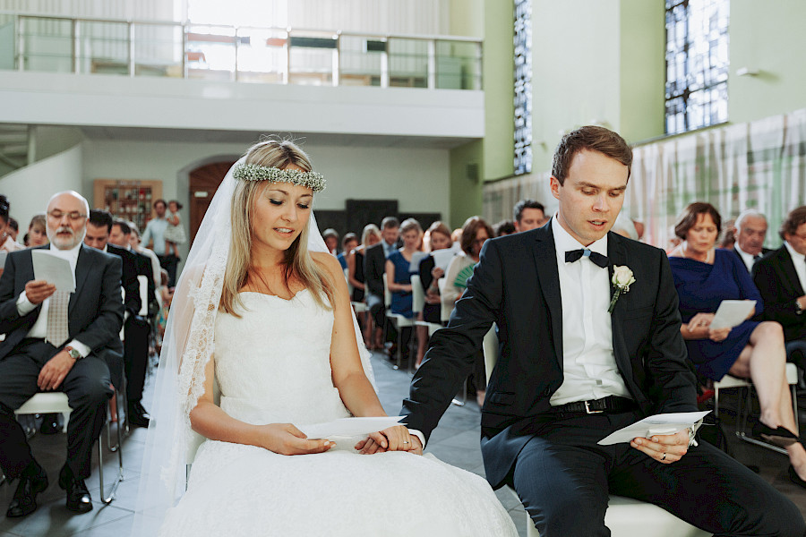 Katja Velmans Hochzeitsfotograf Düsseldorf – Kirchliche Trauung in der Altstadt und Hochzeitsfeier auf dem Nothenhof