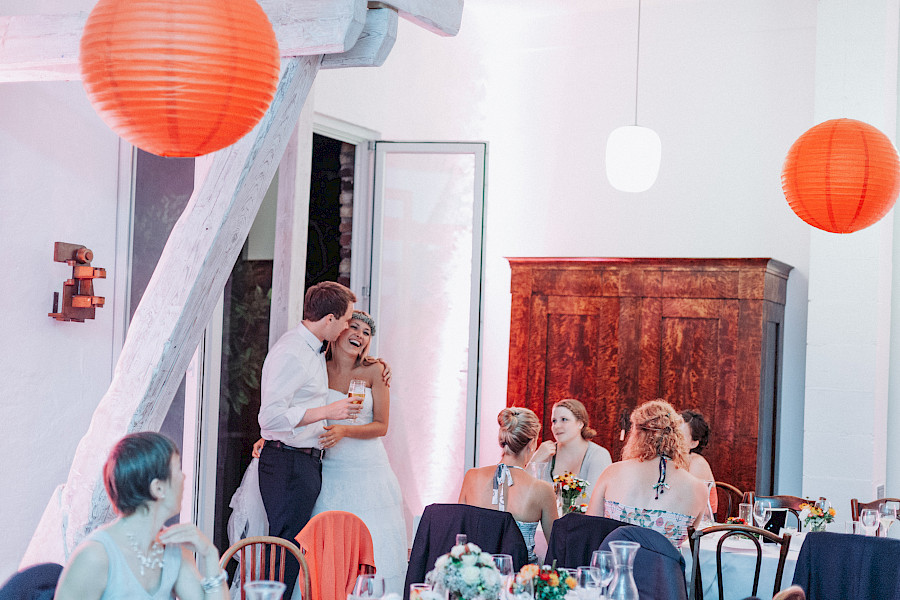 Katja Velmans Hochzeitsfotograf Düsseldorf – Kirchliche Trauung in der Altstadt und Hochzeitsfeier auf dem Nothenhof