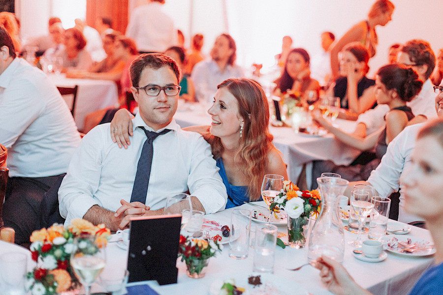 Katja Velmans Hochzeitsfotograf Düsseldorf – Kirchliche Trauung in der Altstadt und Hochzeitsfeier auf dem Nothenhof