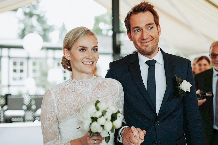 Katja Velmans Hochzeitsfotograf Düsseldorf – Freie Trauung im Landhaus Mönchenwerth