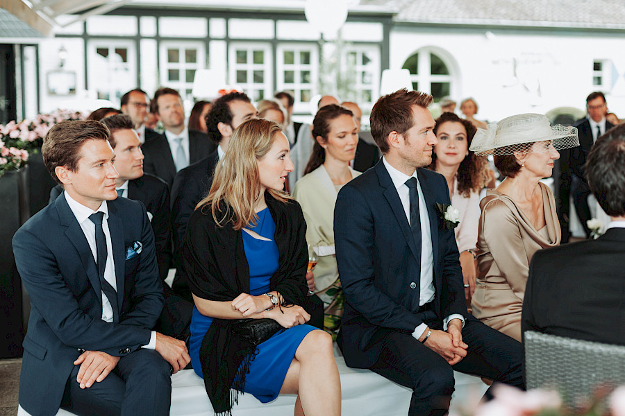 Katja Velmans Hochzeitsfotograf Düsseldorf – Freie Trauung im Landhaus Mönchenwerth
