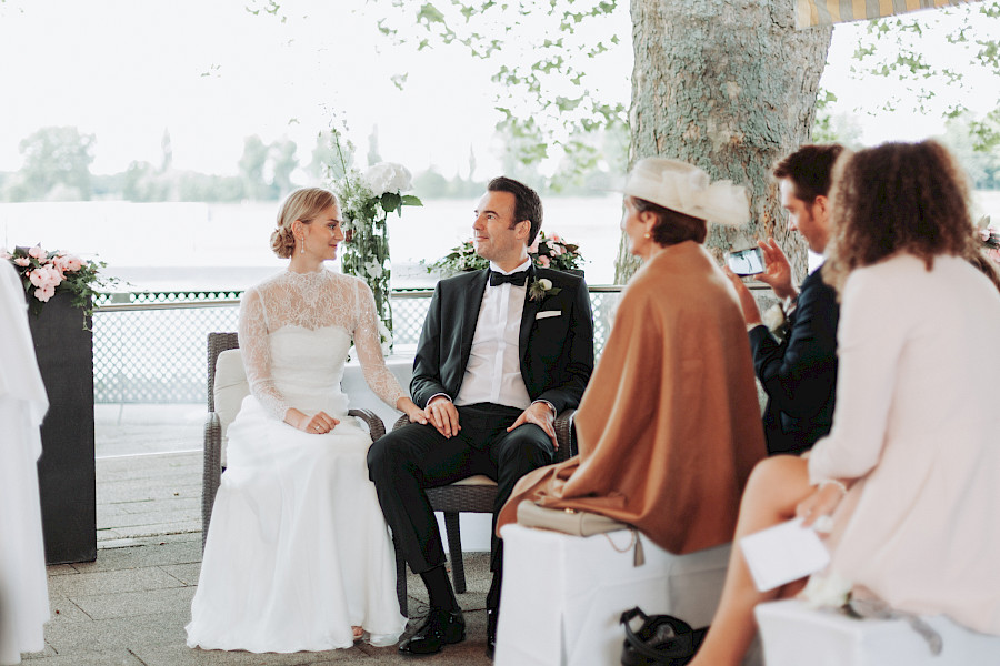 Katja Velmans Hochzeitsfotograf Düsseldorf – Freie Trauung im Landhaus Mönchenwerth