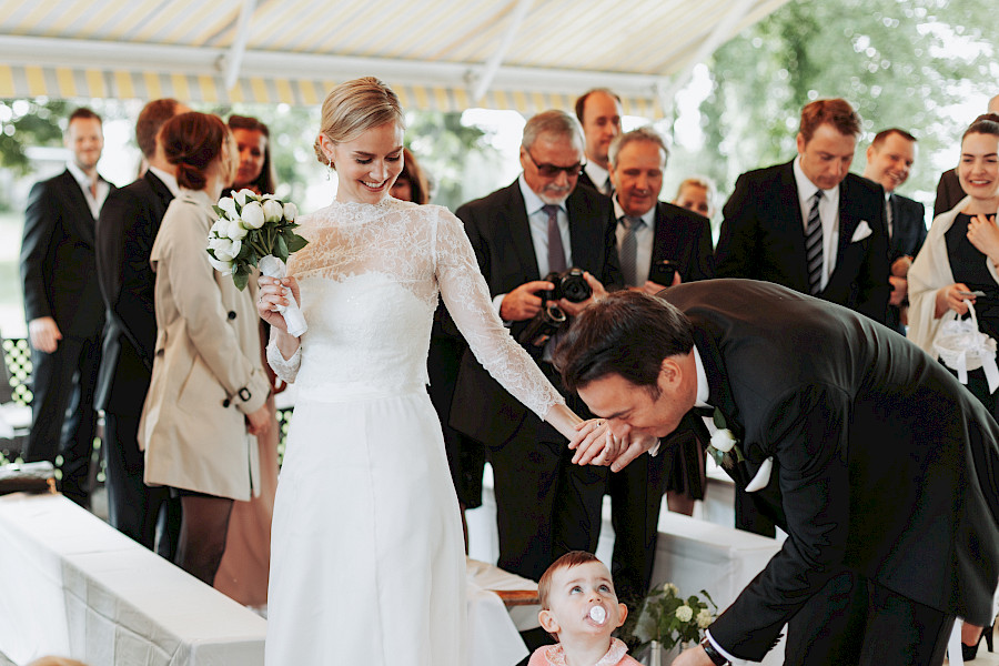 Katja Velmans Hochzeitsfotograf Düsseldorf – Freie Trauung im Landhaus Mönchenwerth