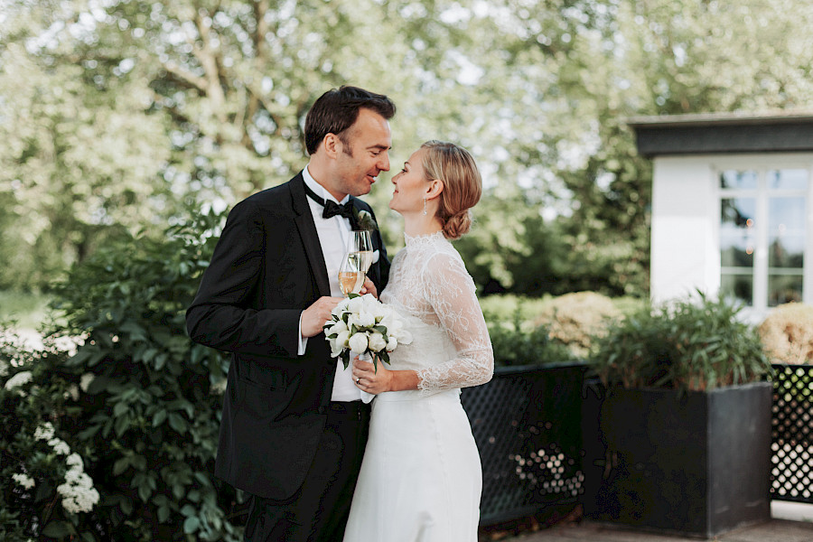 Katja Velmans Hochzeitsfotograf Düsseldorf – Freie Trauung im Landhaus Mönchenwerth