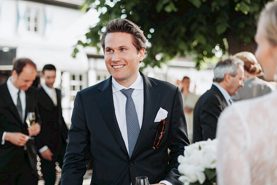 Katja Velmans Hochzeitsfotograf Düsseldorf – Freie Trauung im Landhaus Mönchenwerth