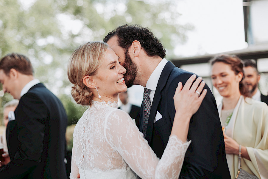Katja Velmans Hochzeitsfotograf Düsseldorf – Freie Trauung im Landhaus Mönchenwerth