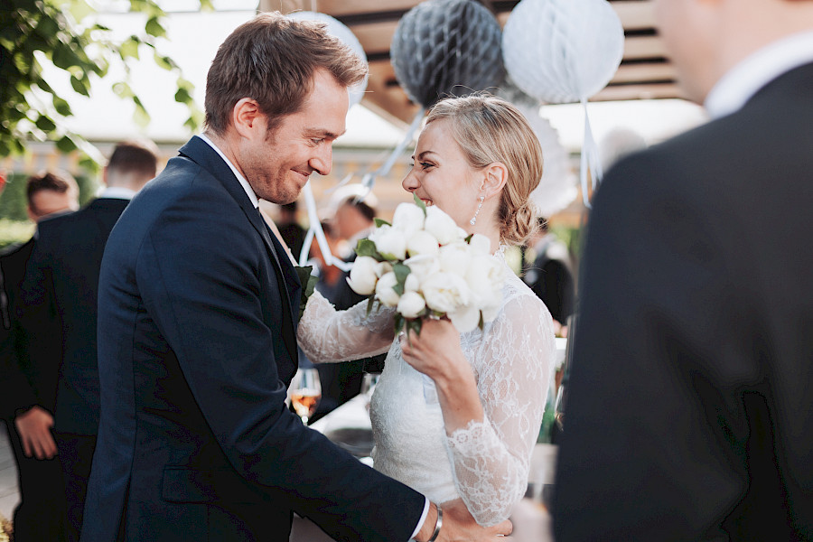 Katja Velmans Hochzeitsfotograf Düsseldorf – Freie Trauung im Landhaus Mönchenwerth