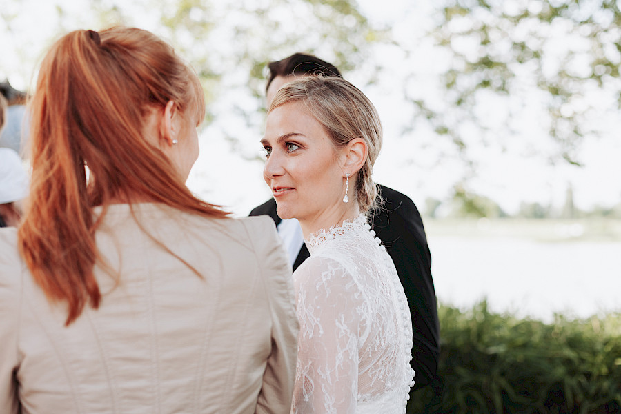Katja Velmans Hochzeitsfotograf Düsseldorf – Freie Trauung im Landhaus Mönchenwerth