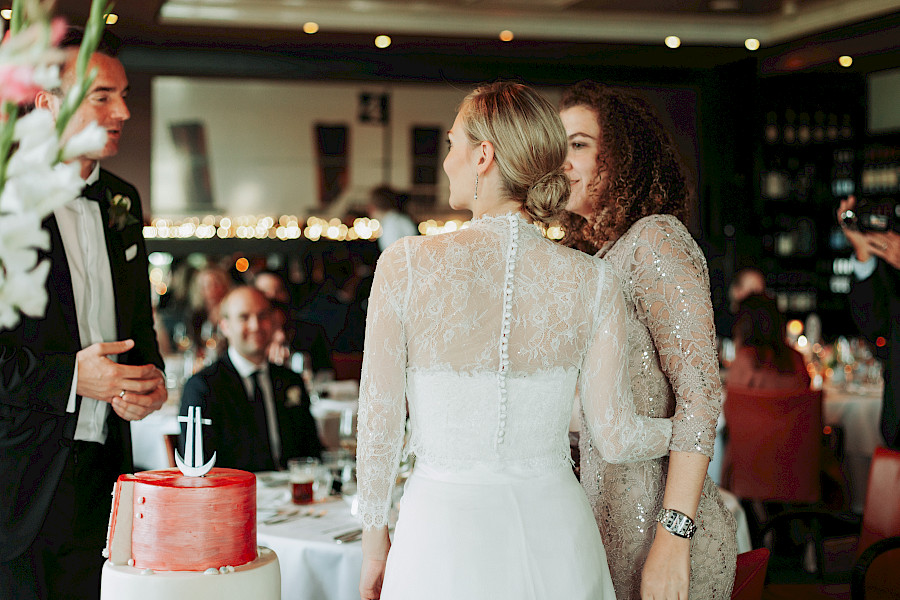 Katja Velmans Hochzeitsfotograf Düsseldorf – Freie Trauung im Landhaus Mönchenwerth