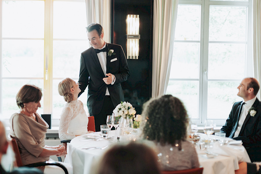 Katja Velmans Hochzeitsfotograf Düsseldorf – Freie Trauung im Landhaus Mönchenwerth
