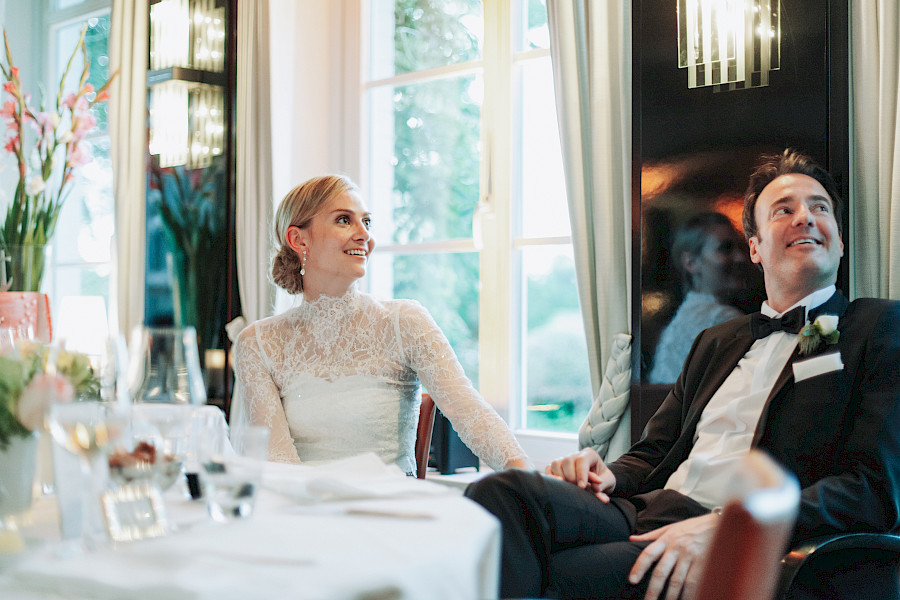 Katja Velmans Hochzeitsfotograf Düsseldorf – Freie Trauung im Landhaus Mönchenwerth