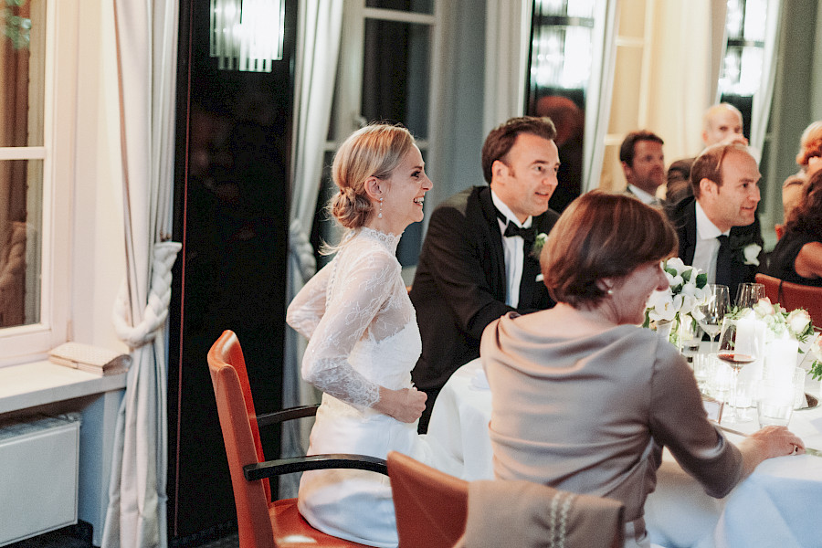 Katja Velmans Hochzeitsfotograf Düsseldorf – Freie Trauung im Landhaus Mönchenwerth