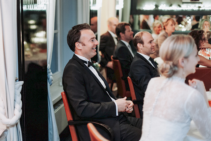 Katja Velmans Hochzeitsfotograf Düsseldorf – Freie Trauung im Landhaus Mönchenwerth