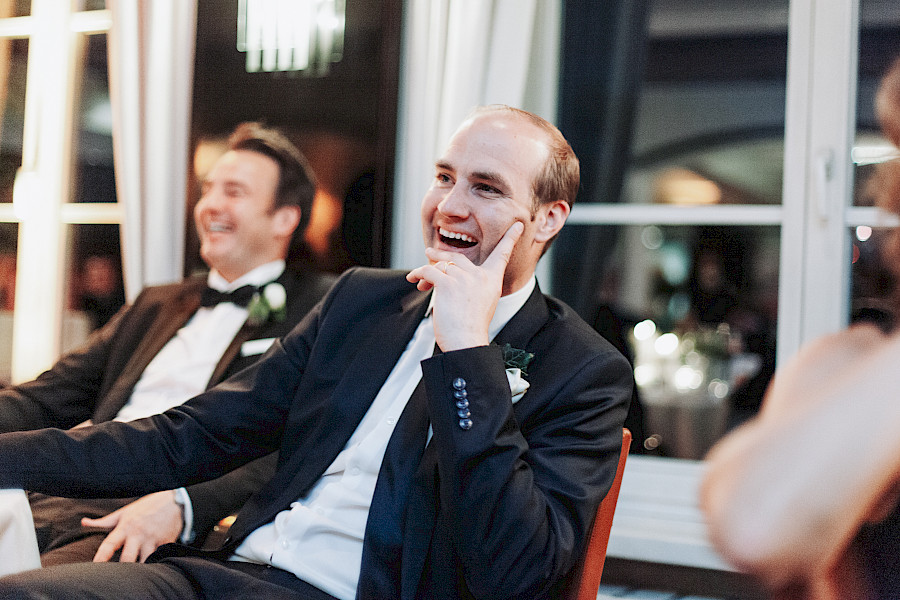 Katja Velmans Hochzeitsfotograf Düsseldorf – Freie Trauung im Landhaus Mönchenwerth