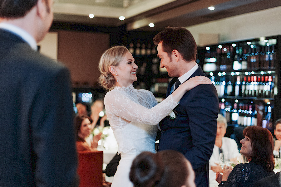 Katja Velmans Hochzeitsfotograf Düsseldorf – Freie Trauung im Landhaus Mönchenwerth