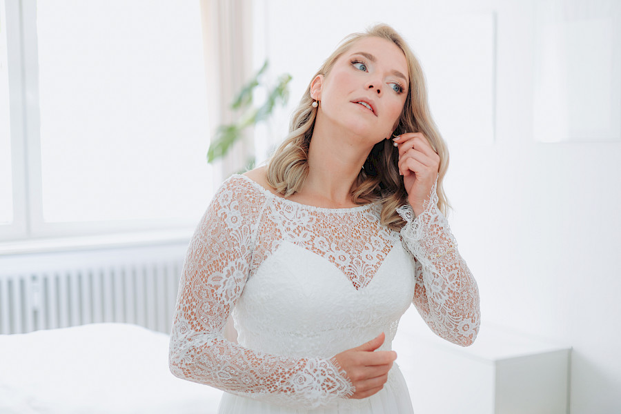 Katja Velmans Hochzeitsfotograf Düsseldorf – Imken und Florians kirchliche Trauung im Gare du Neuss