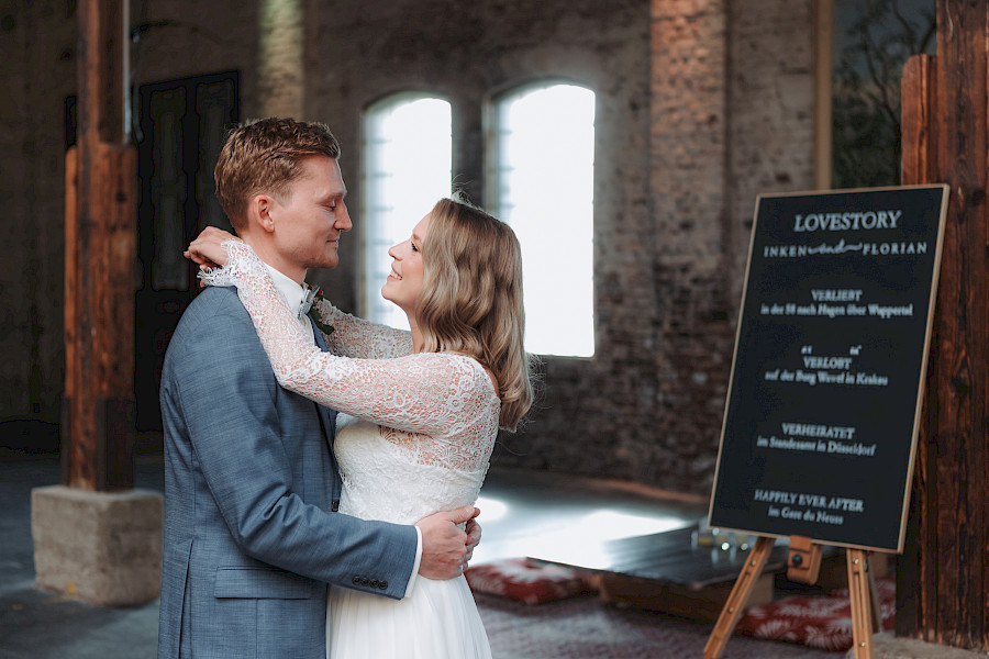 Katja Velmans Hochzeitsfotograf Düsseldorf – Imken und Florians kirchliche Trauung im Gare du Neuss