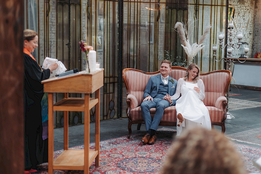 Katja Velmans Hochzeitsfotograf Düsseldorf – Imken und Florians kirchliche Trauung im Gare du Neuss